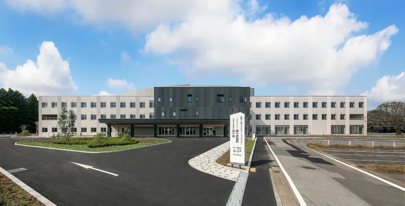 【看護師／小山市】 [“介護老人保健施設”]　医療法人社団　友志会　(正社員)の画像1